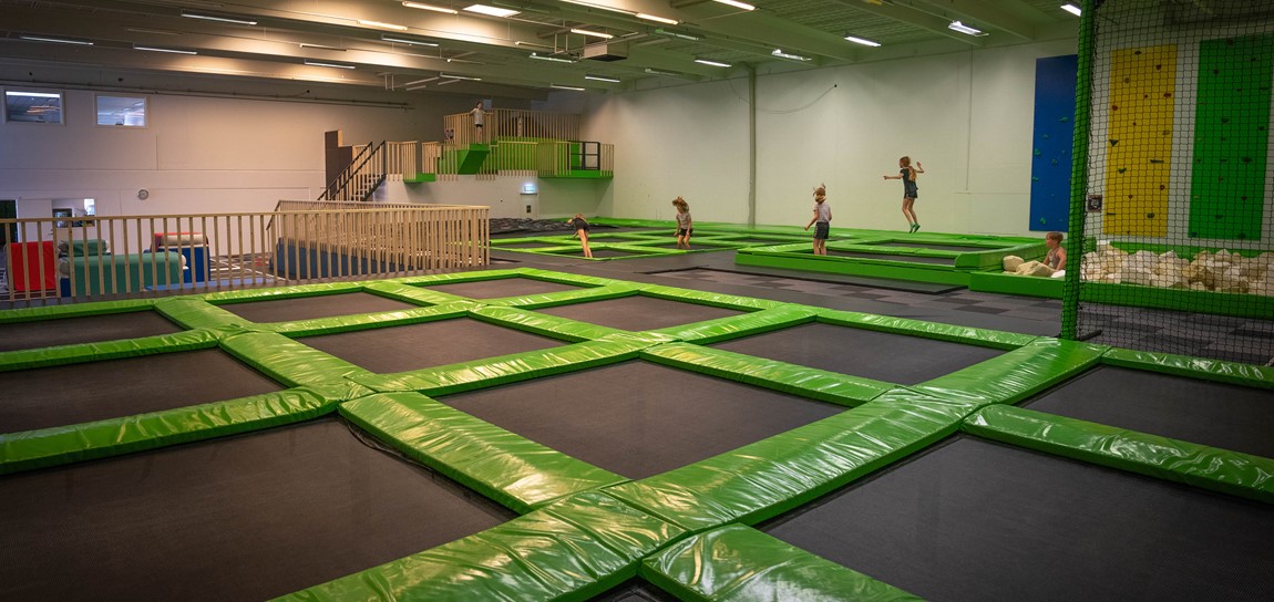 En verden fuld af trampoliner!